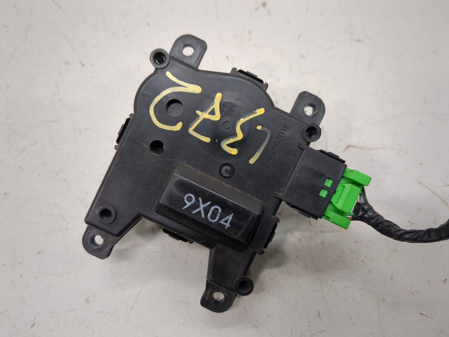 Моторчик заслонки печки