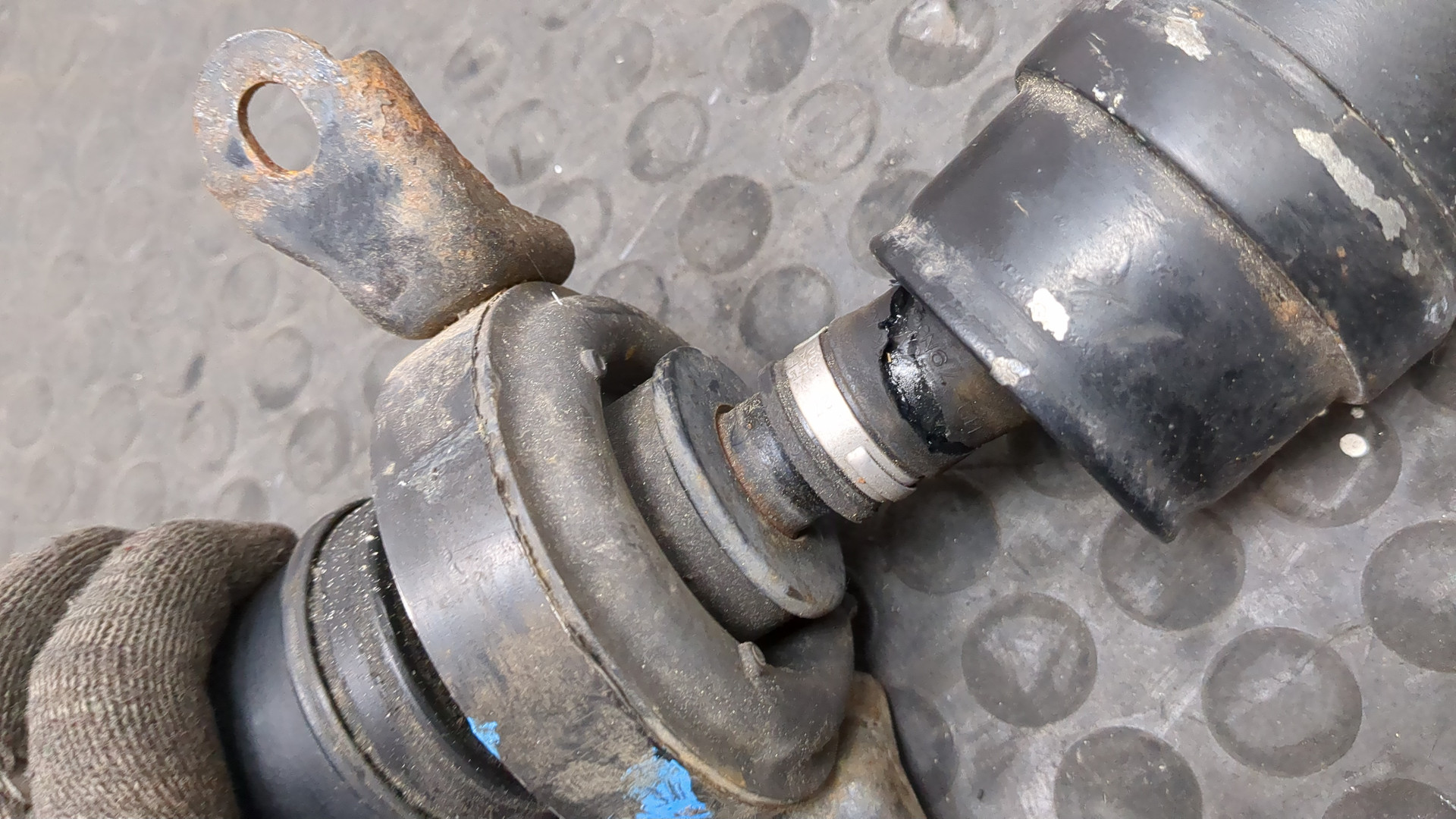 Вал карданный задний