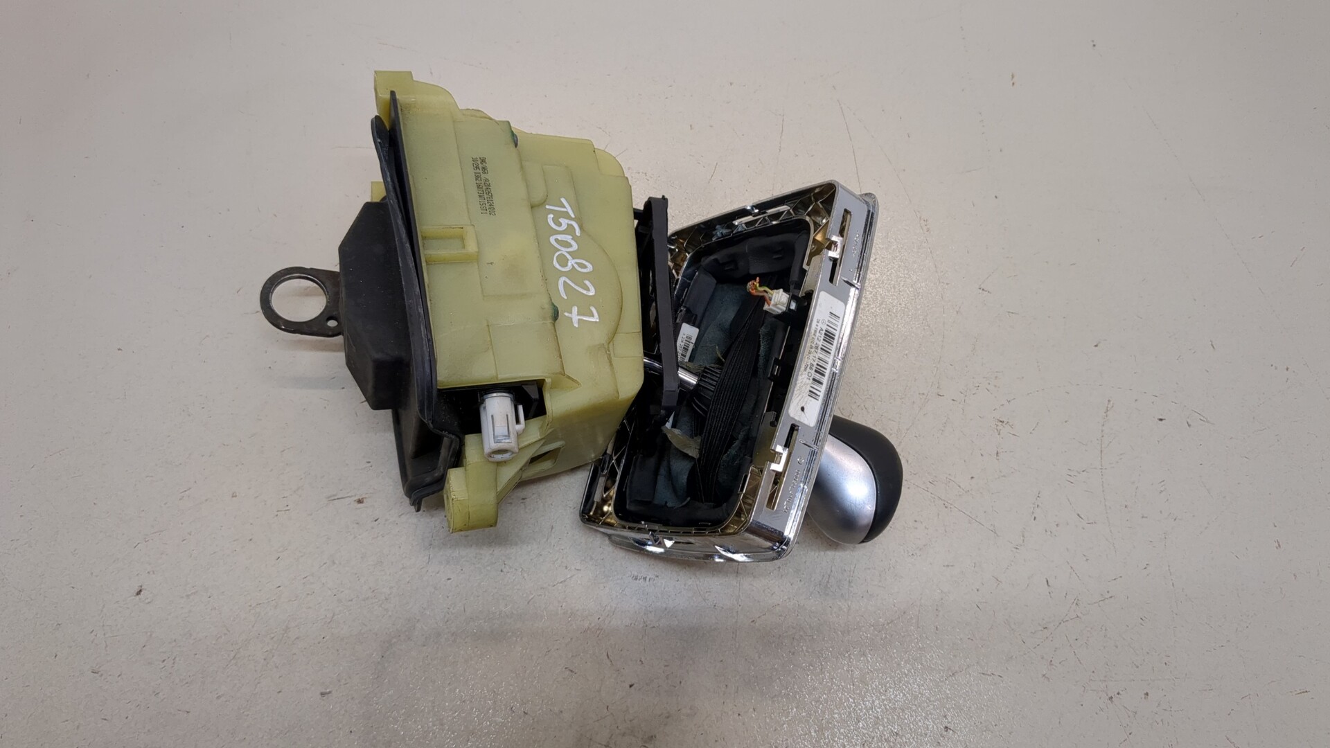 Кулиса МКПП / АКПП