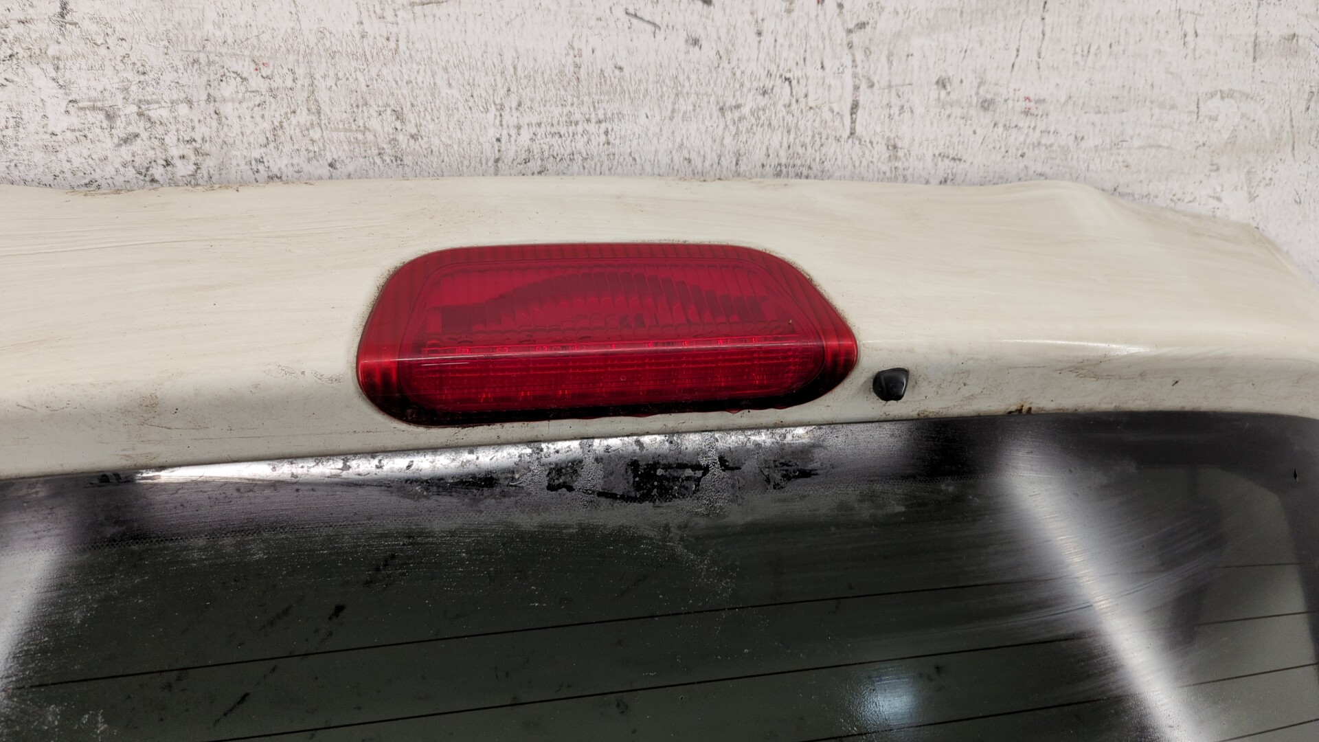 Дверь багажника