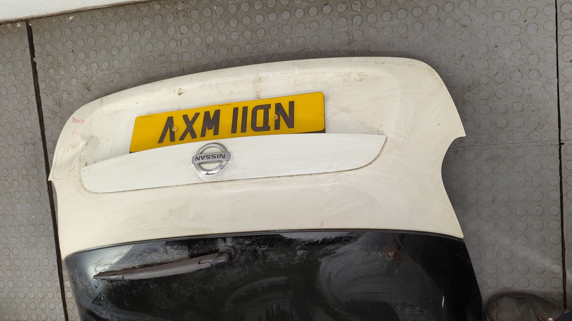 Дверь багажника