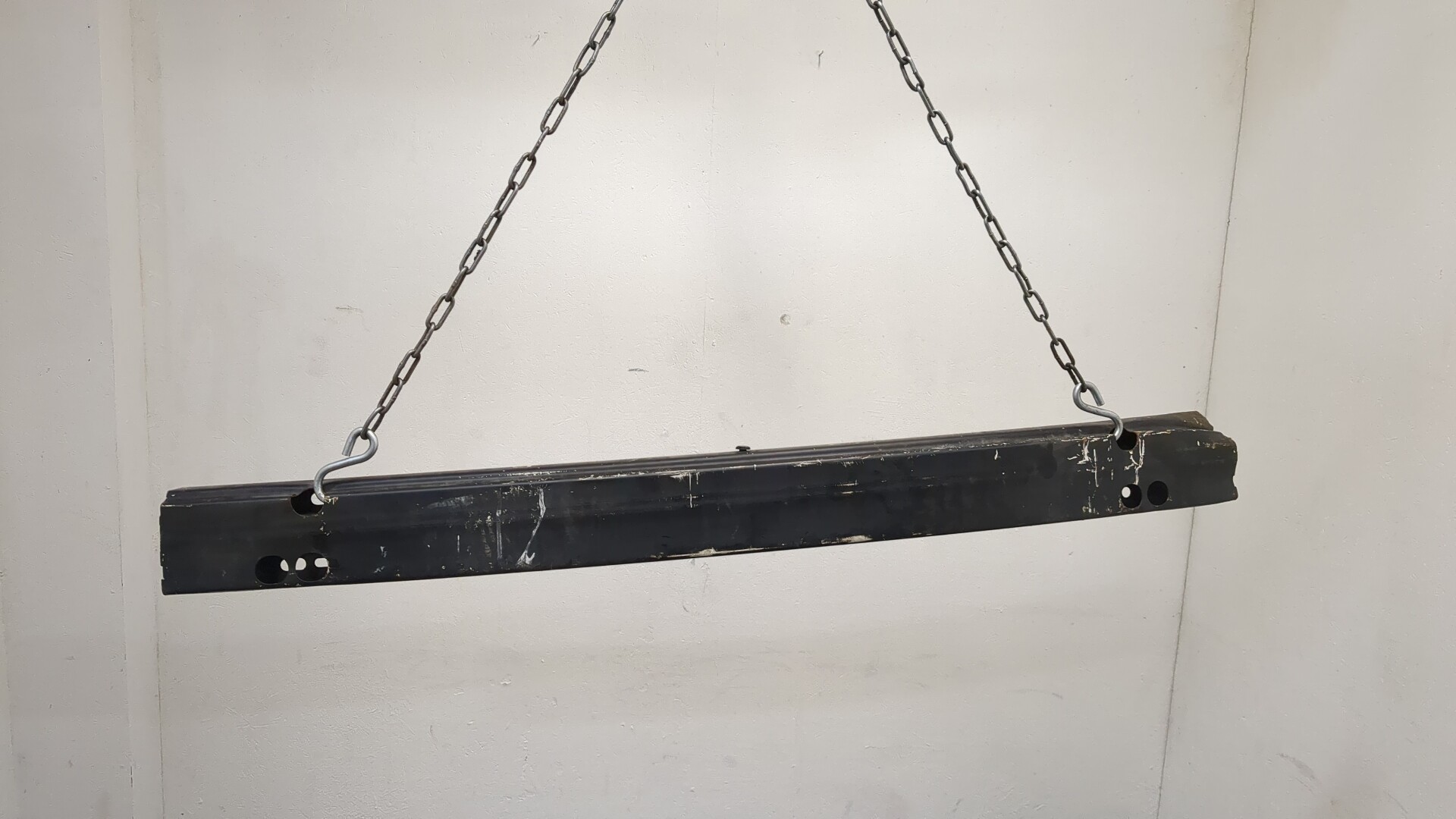 Усилитель переднего бампера