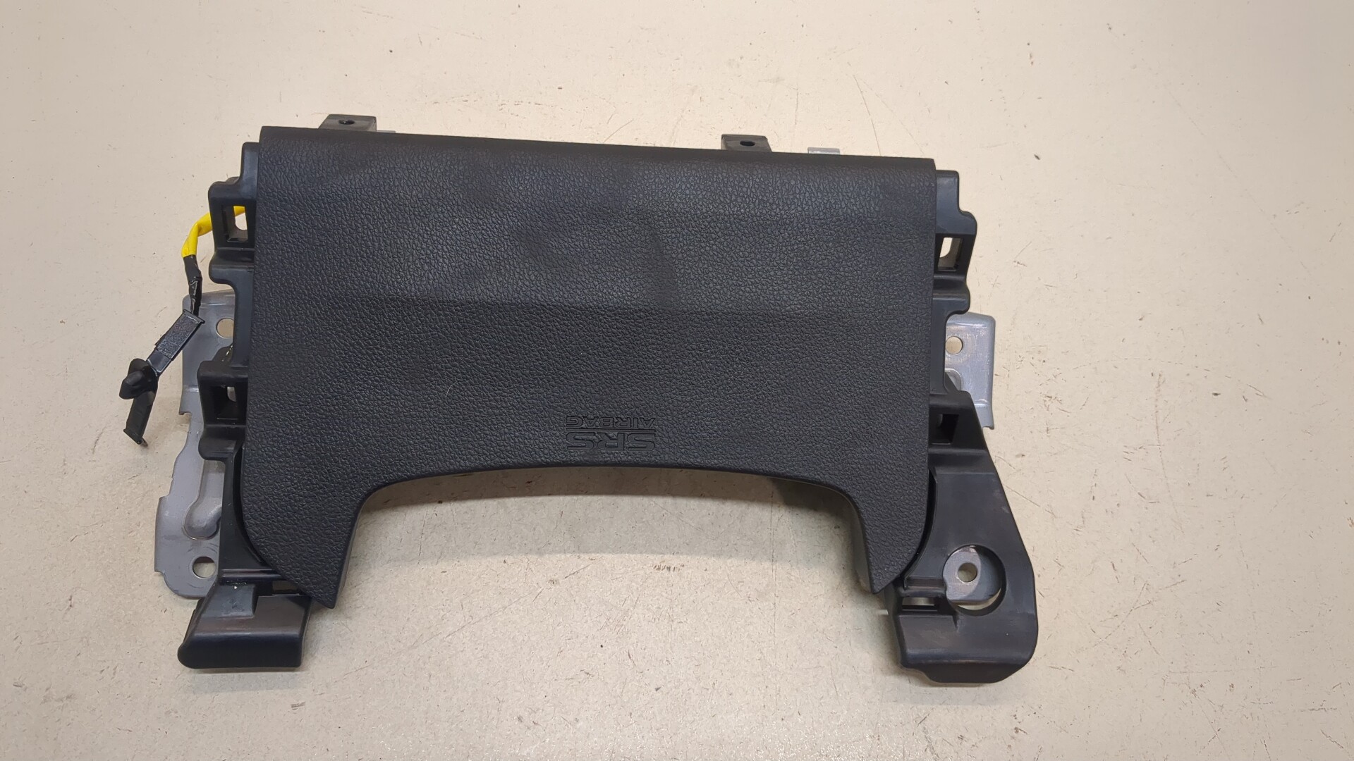 Подушка безопасности нижняя (для колен)