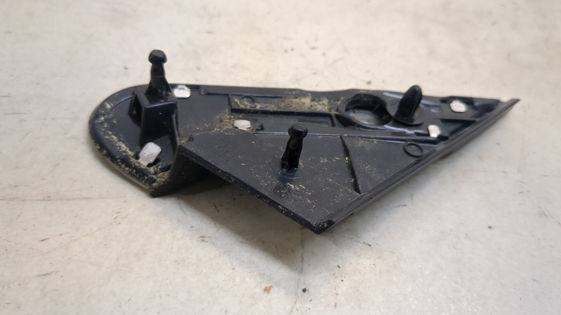 Накладка переднего крыла правого