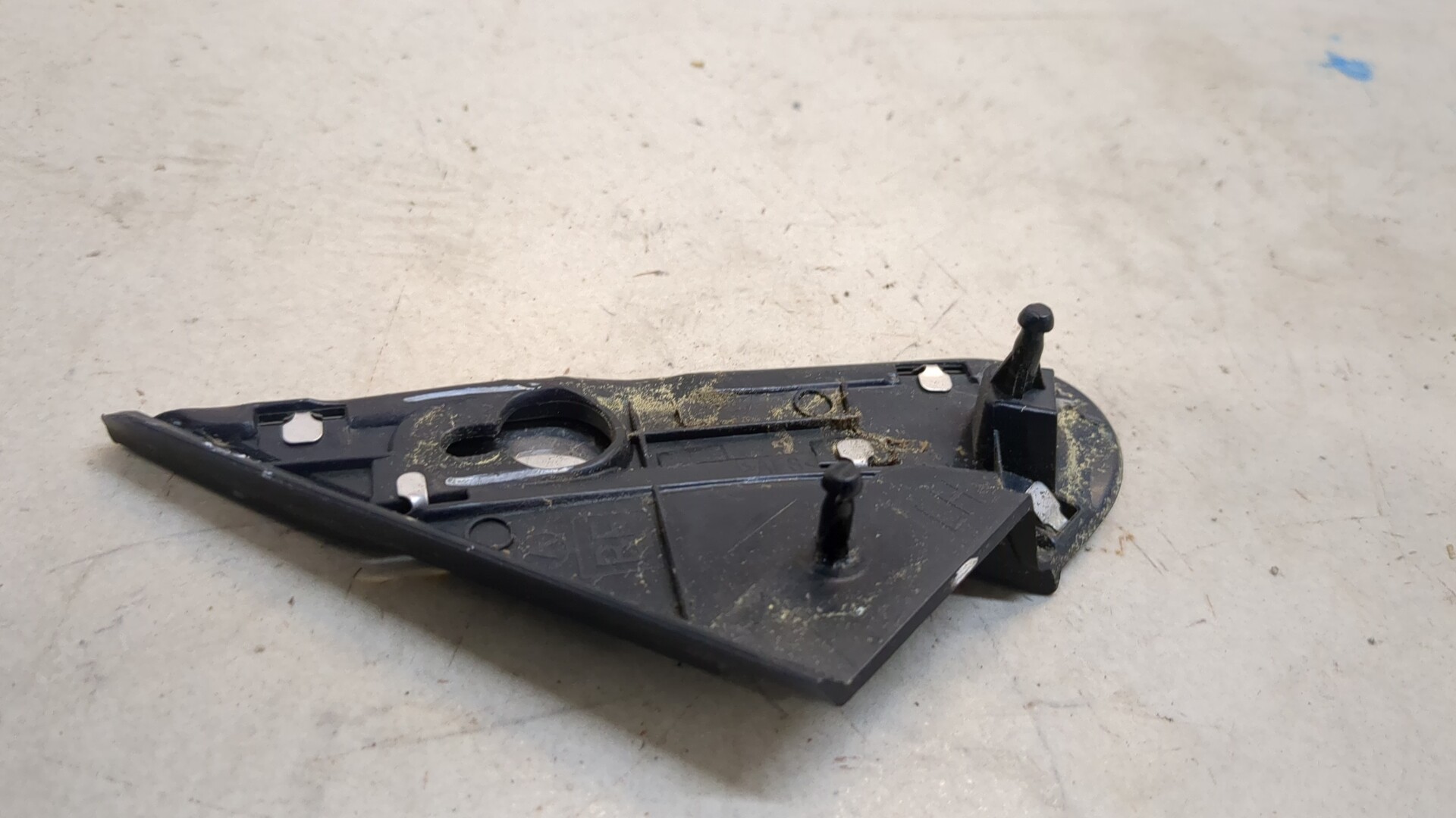 Накладка переднего крыла левого