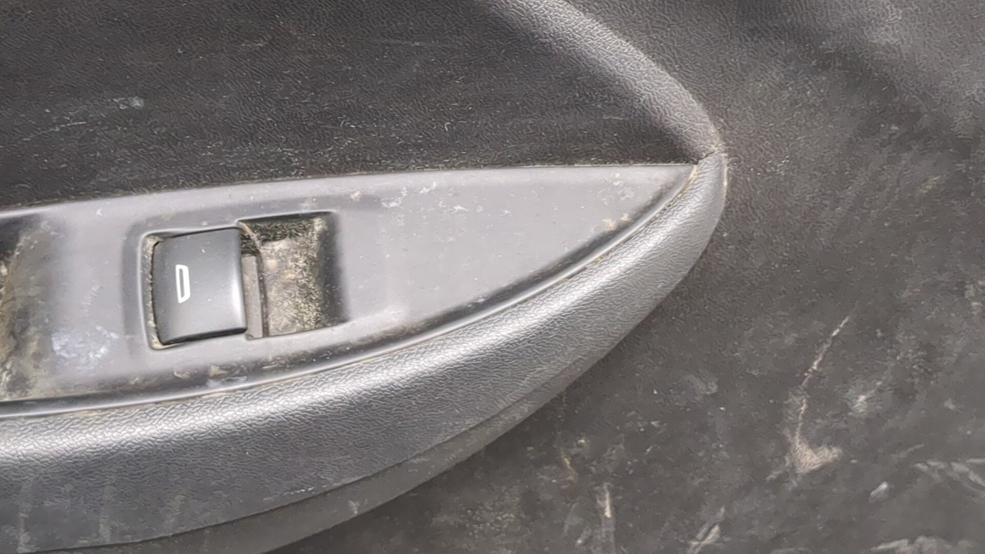 Дверь задняя левая