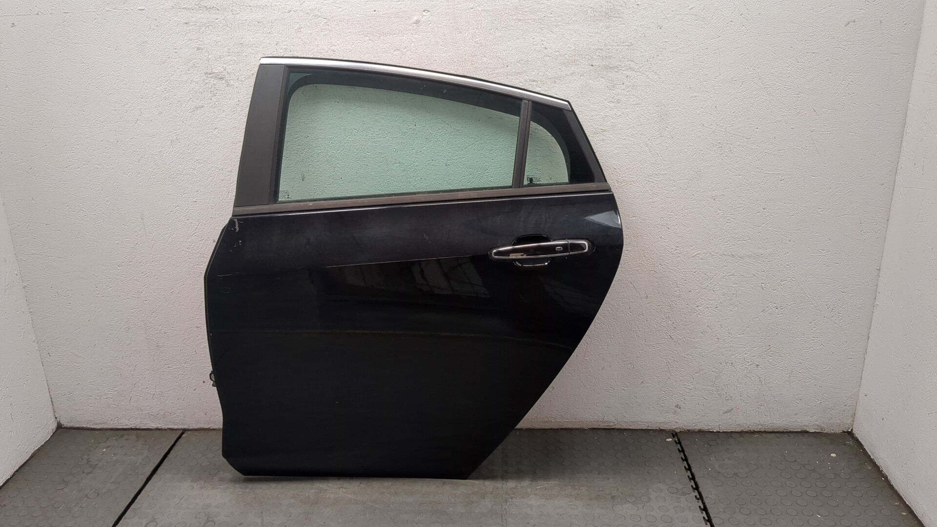 Дверь задняя левая