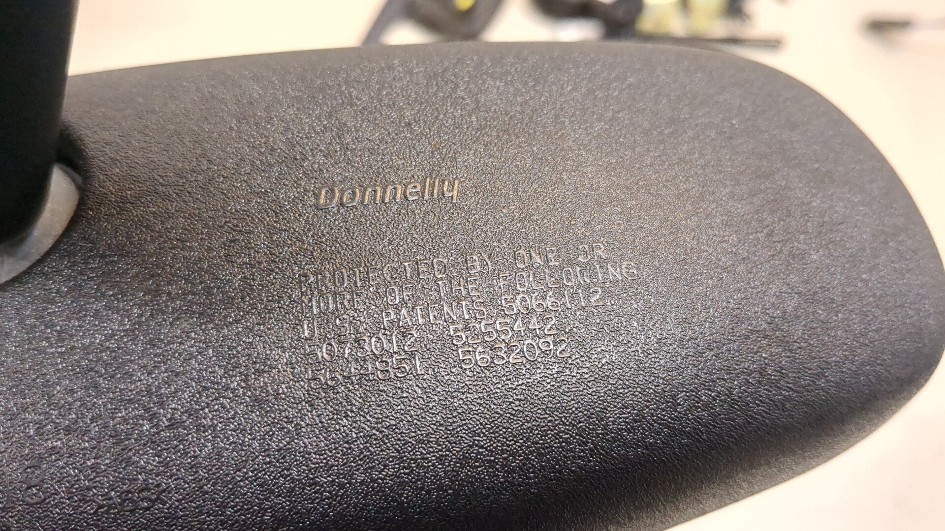 Зеркало заднего вида