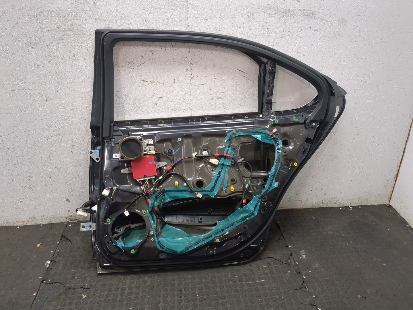 Дверь задняя правая