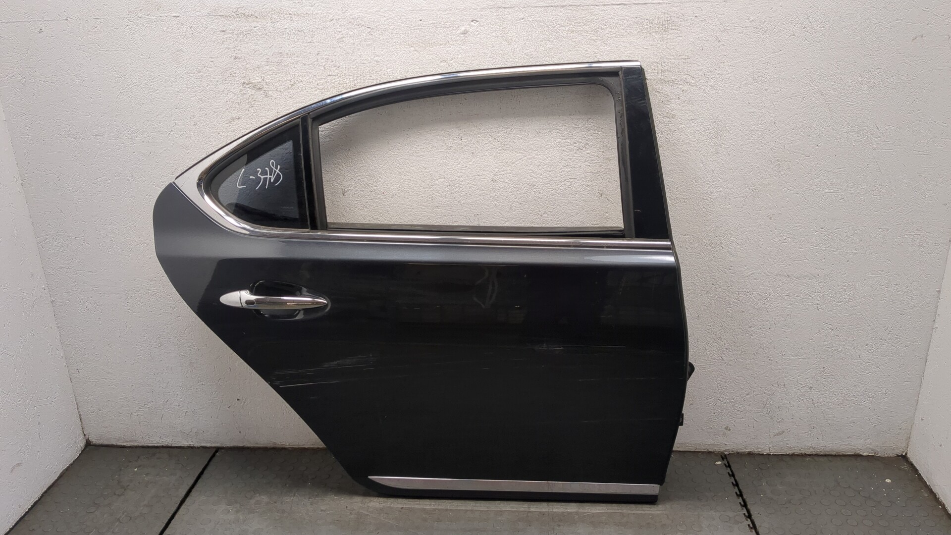 Дверь задняя правая