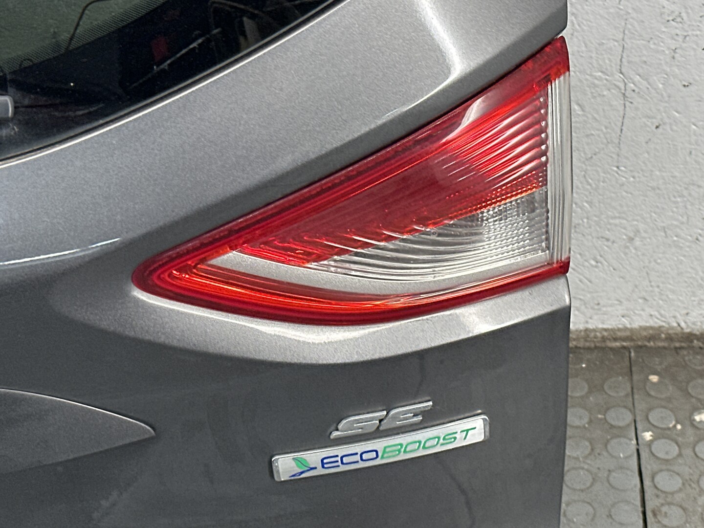 Дверь багажника