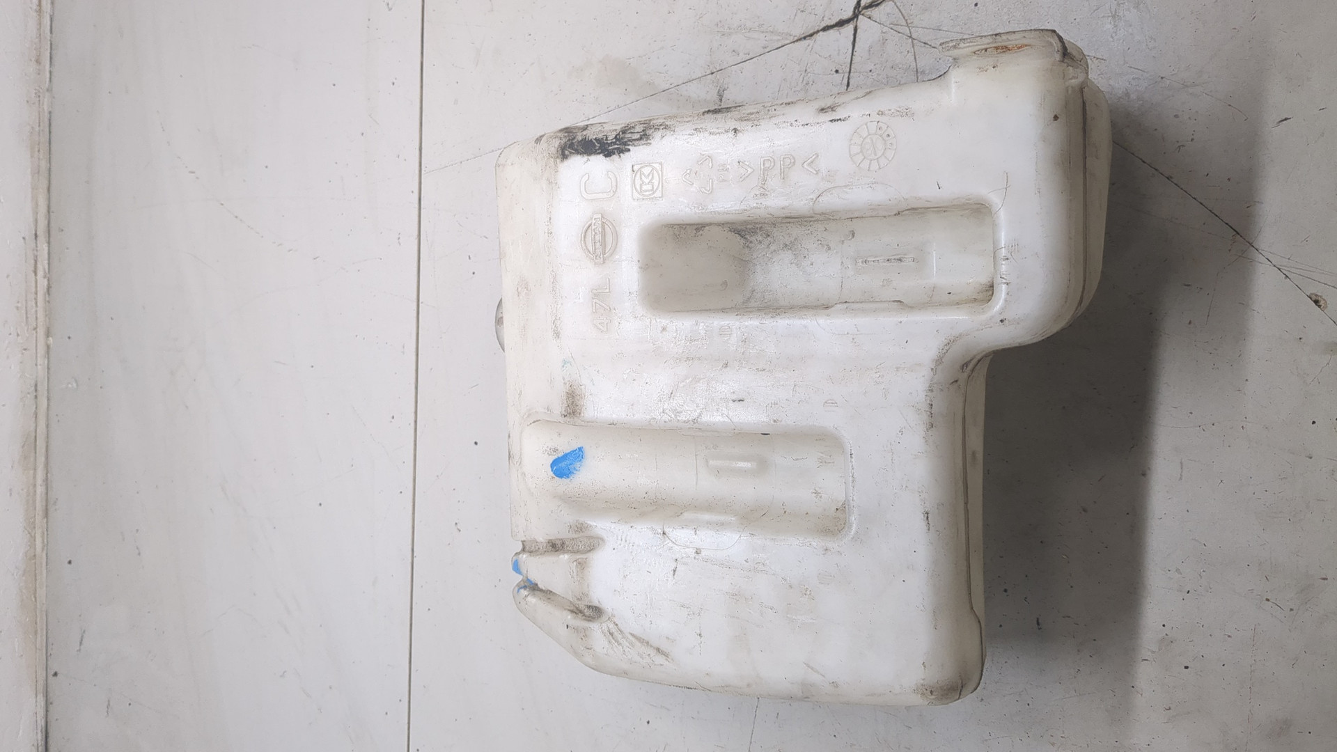 Бачок омывателя лобового стекла