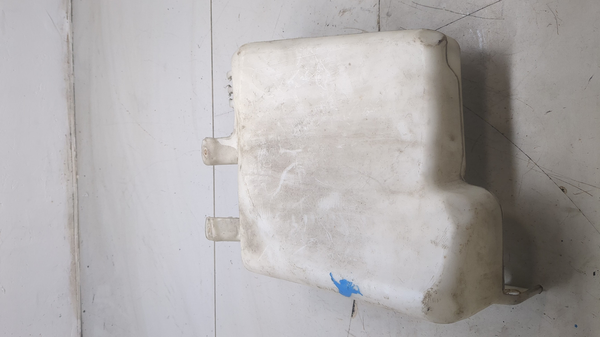 Бачок омывателя лобового стекла