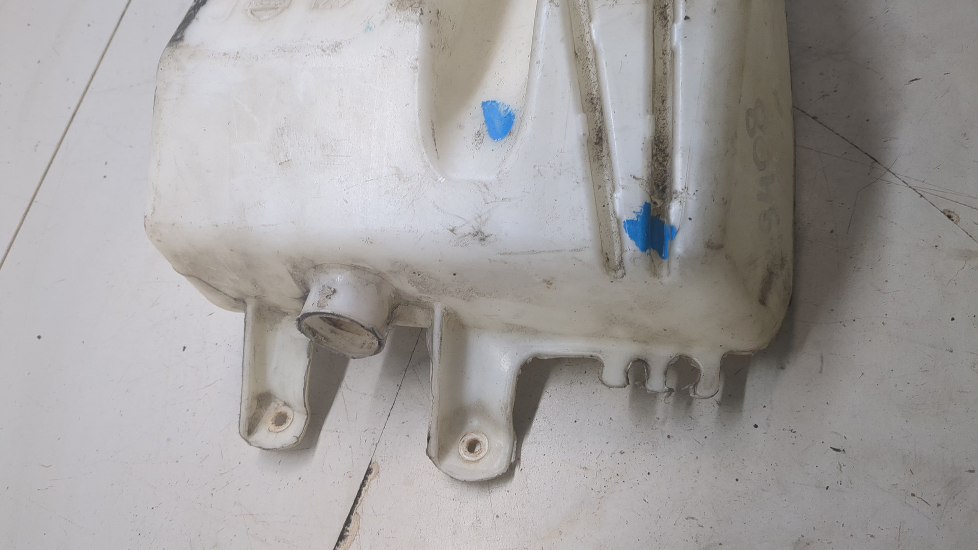 Бачок омывателя лобового стекла