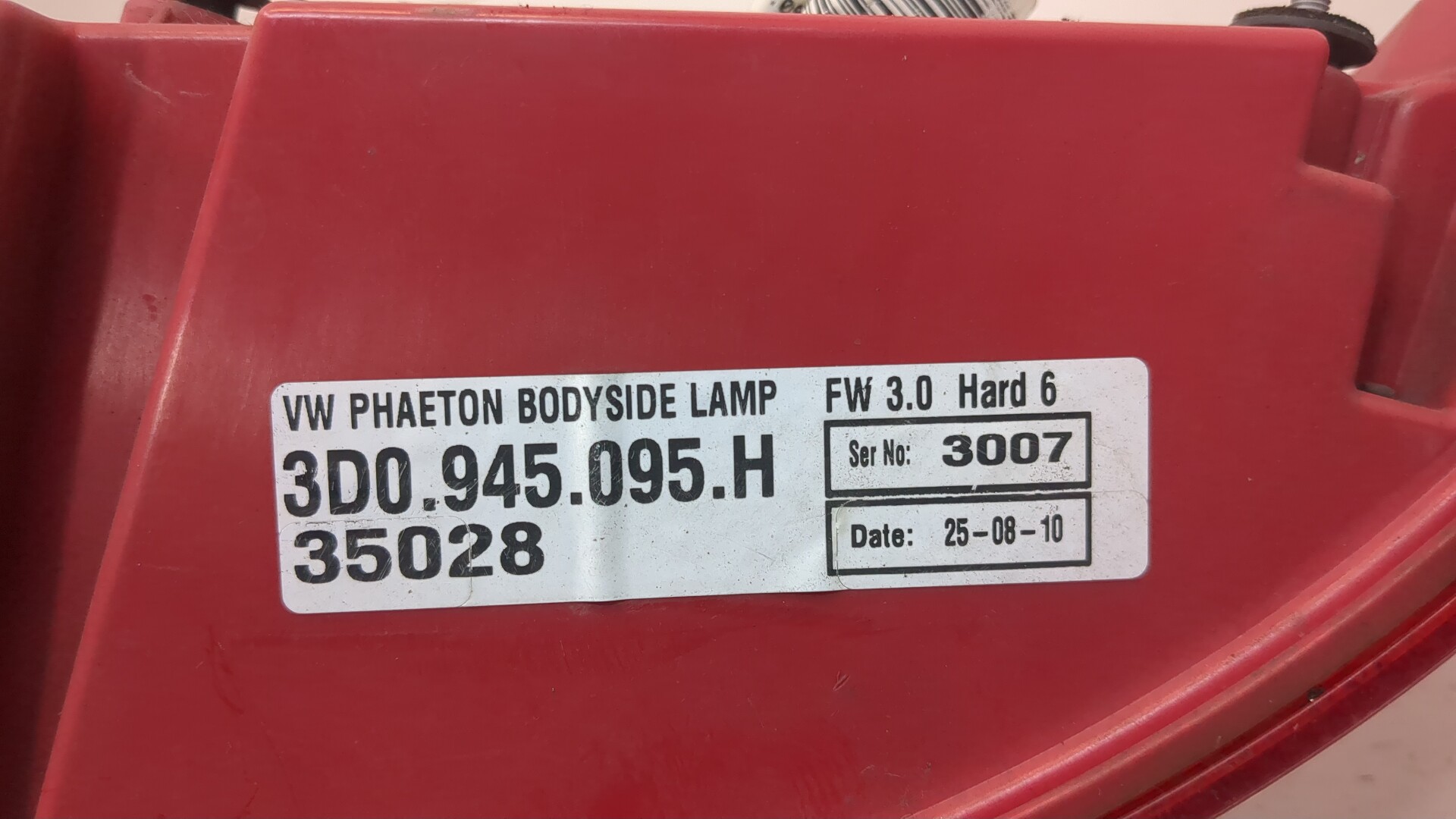 Фонарь задний левый