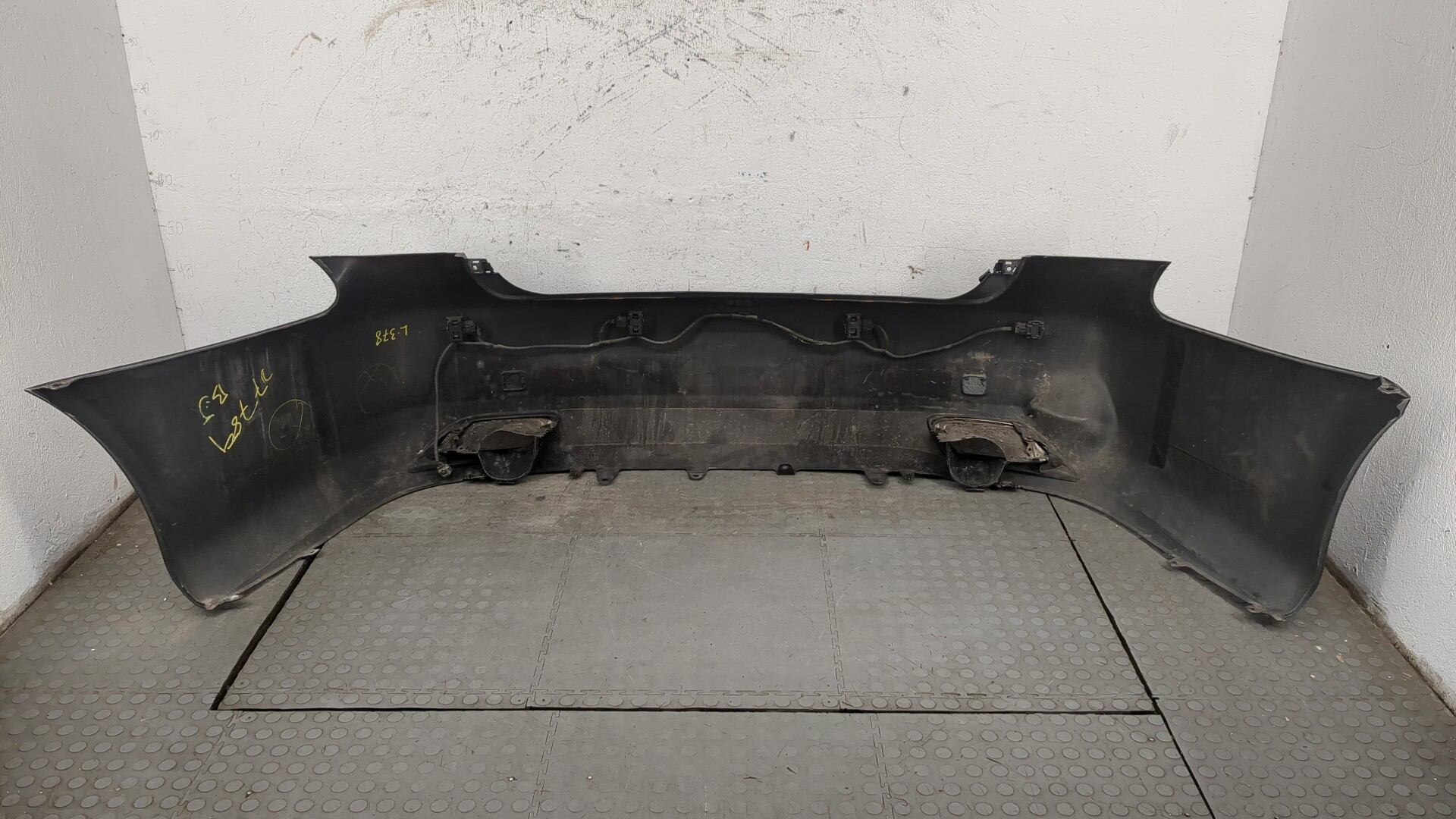 Бампер задний