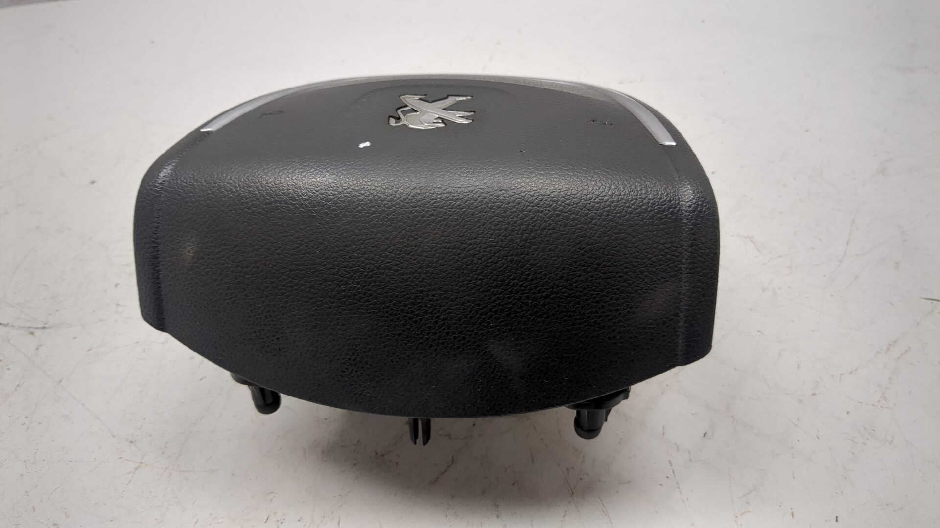 Подушка безопасности в рулевое колесо