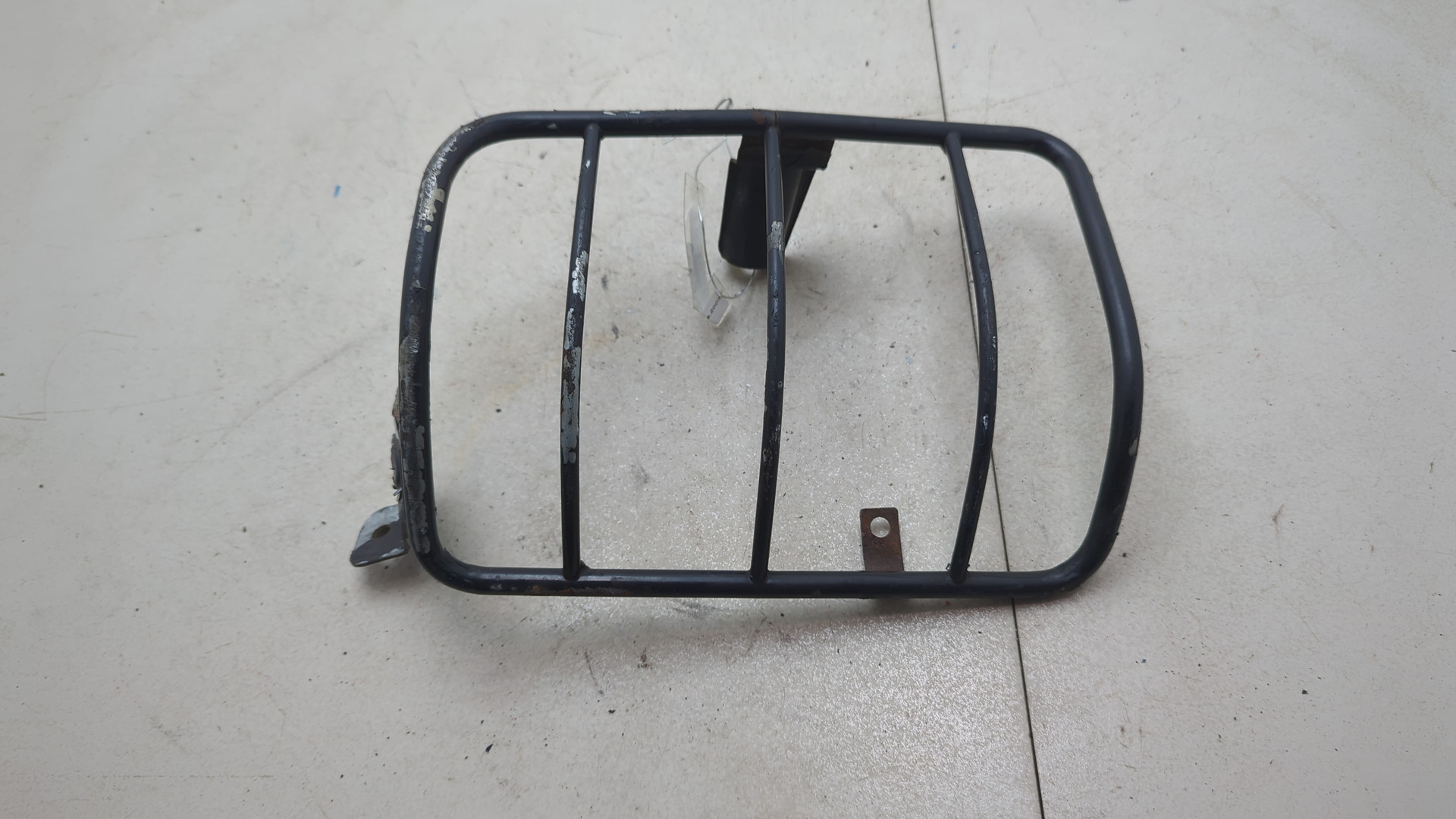 Планка под фару левая