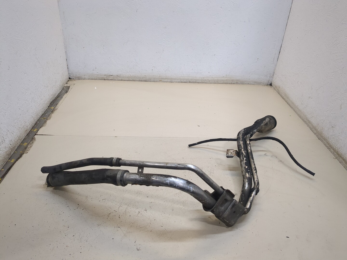 Горловина топливного бака