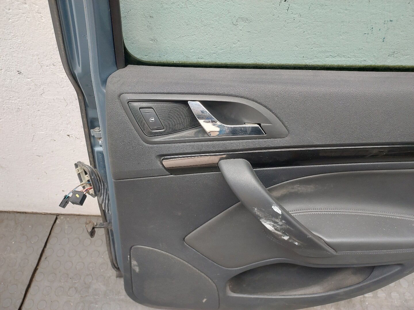 Дверь задняя правая