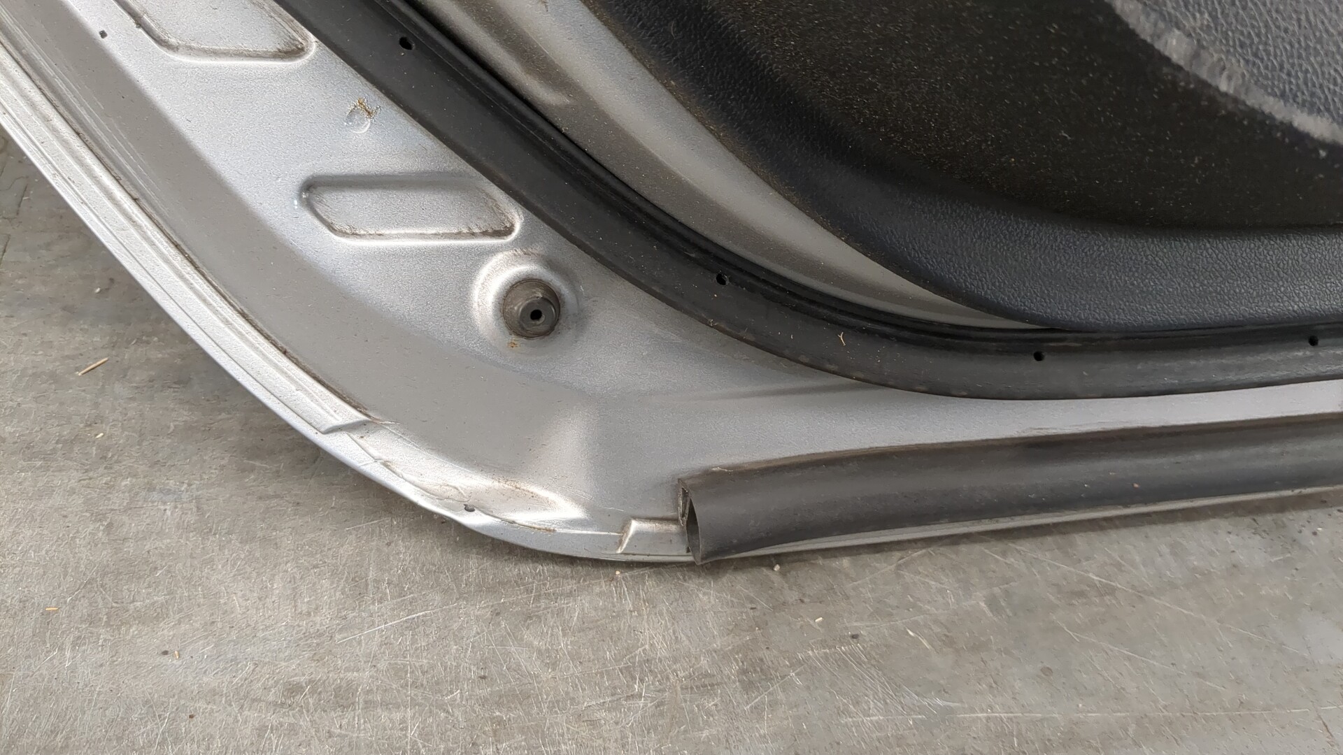 Дверь задняя левая