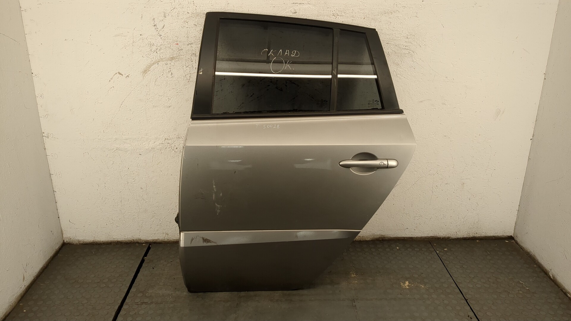 Дверь задняя левая