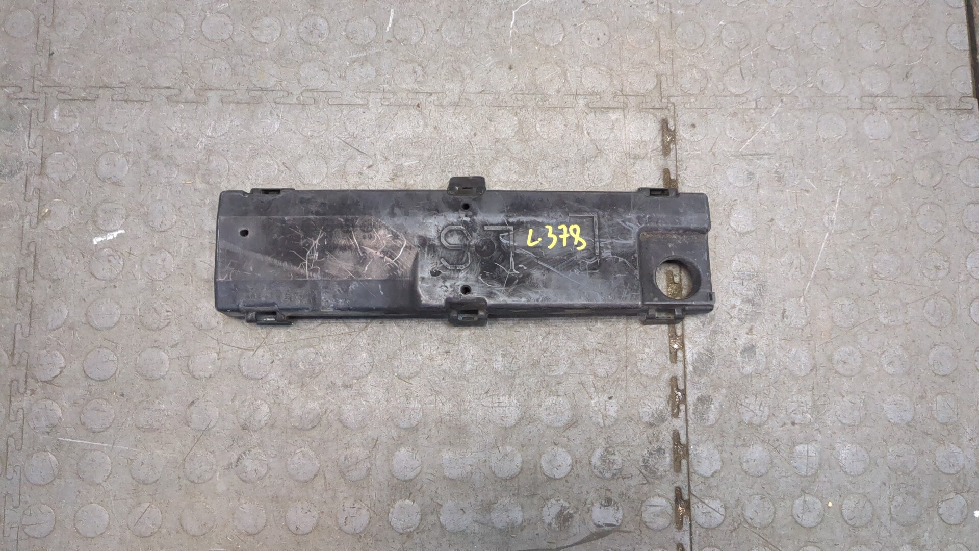 Кронштейн заднего бампера левый