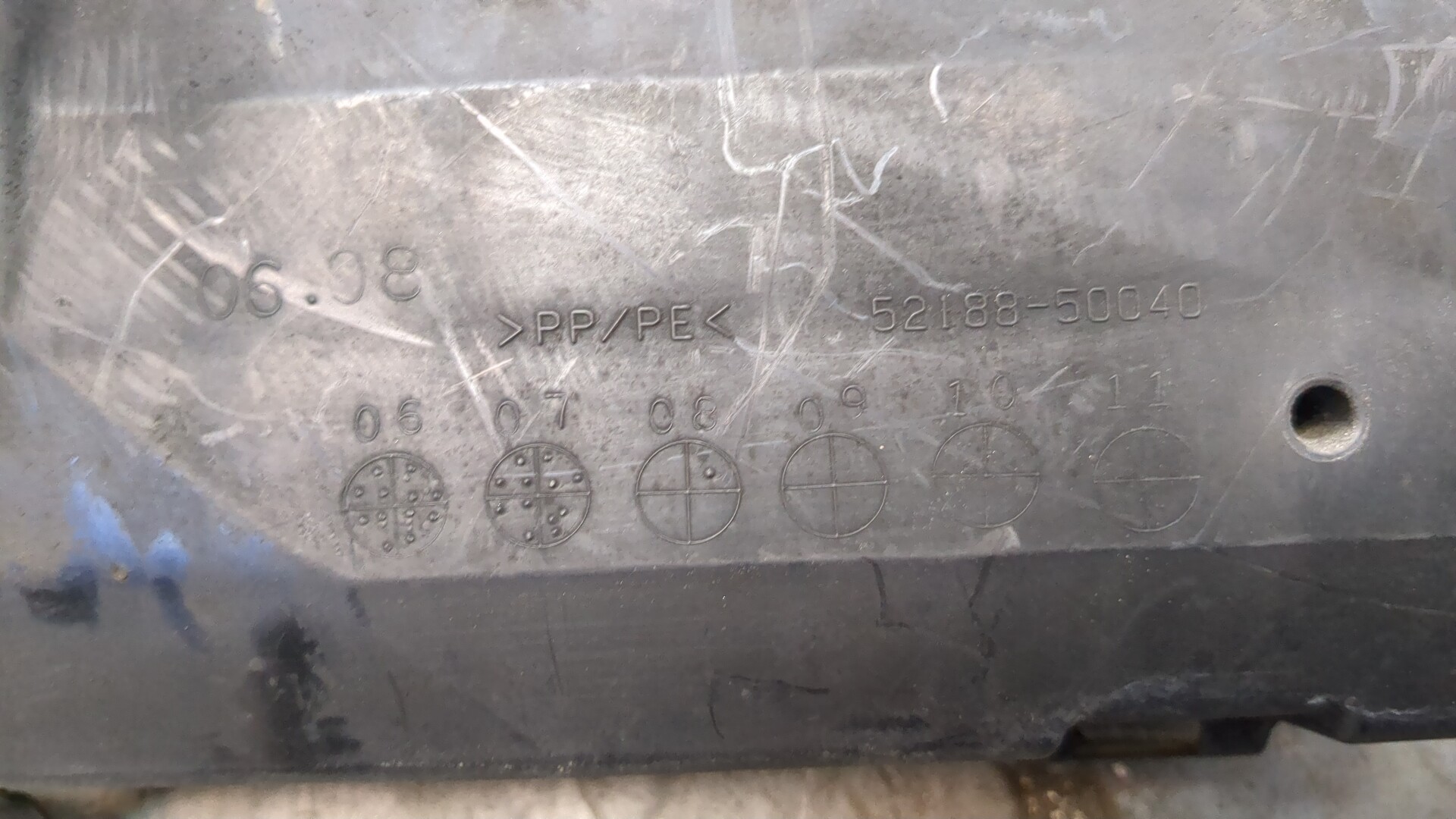 Кронштейн заднего бампера левый