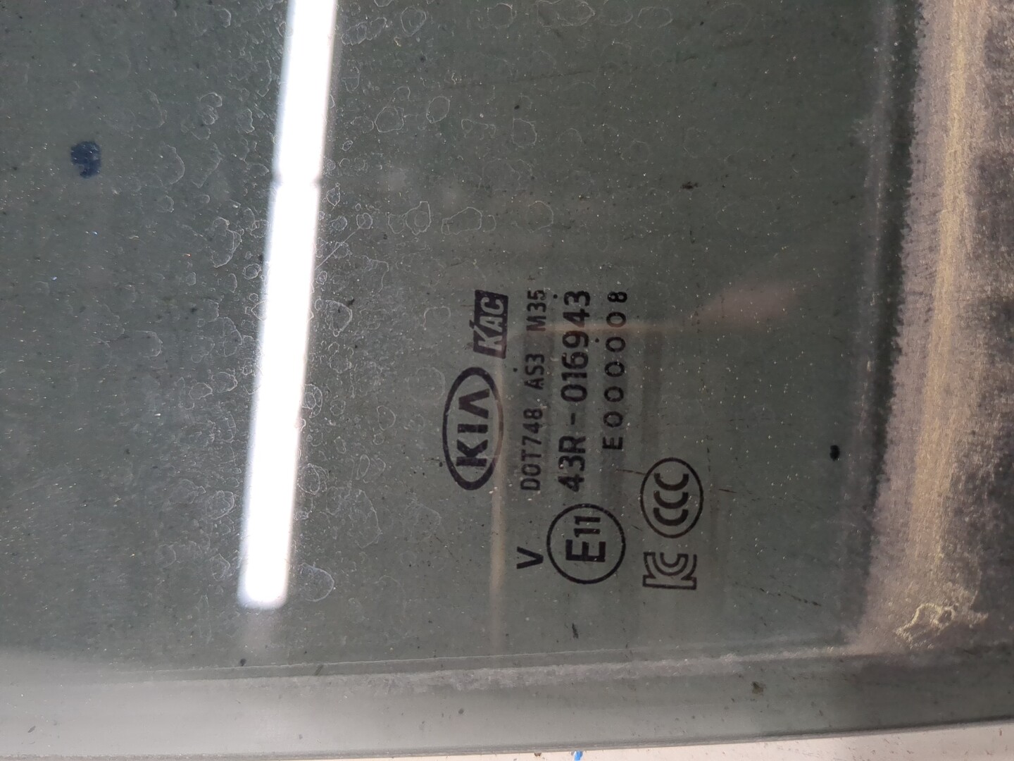 Стекло двери задней правой