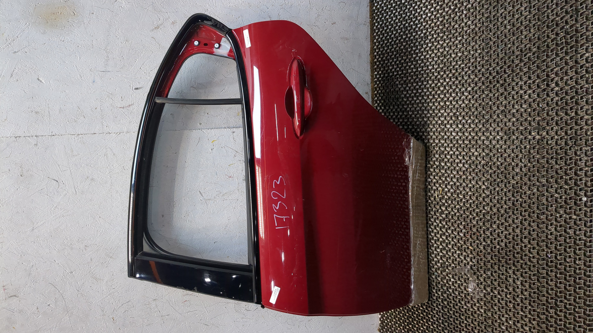 Дверь задняя левая