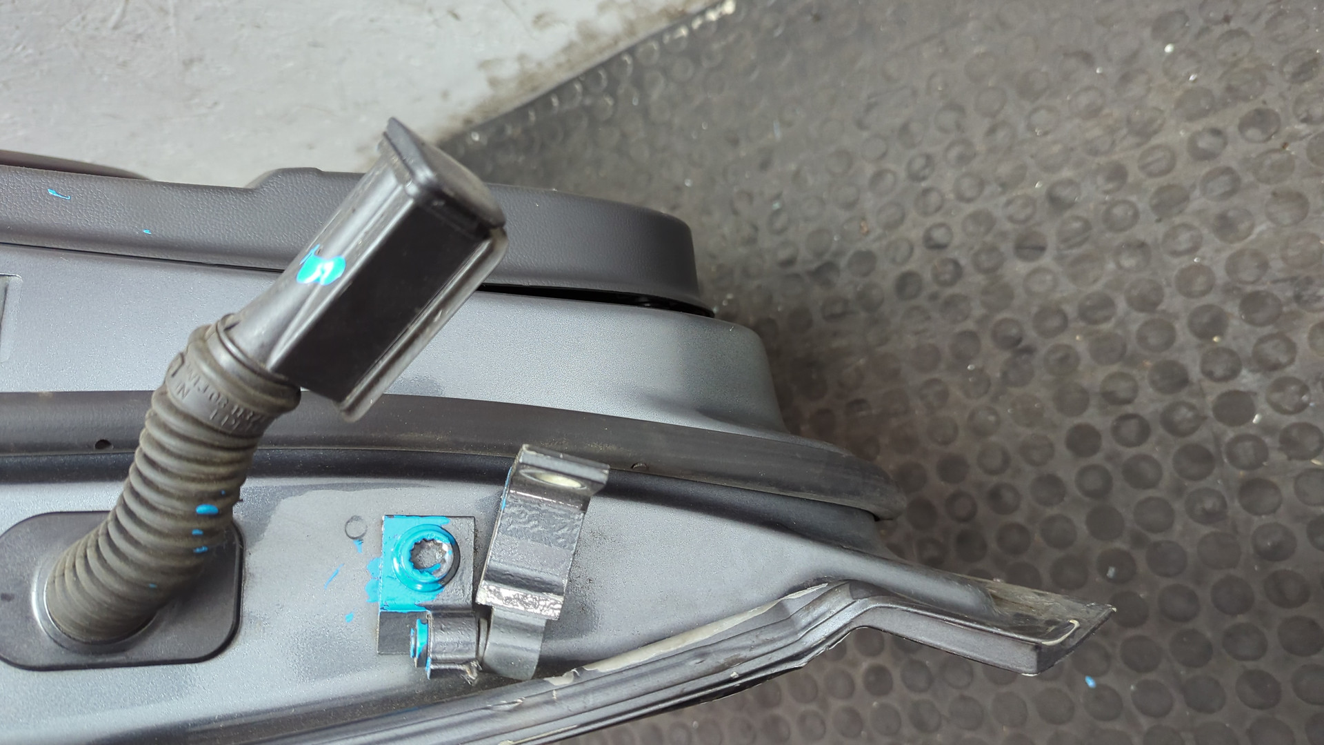 Дверь задняя правая