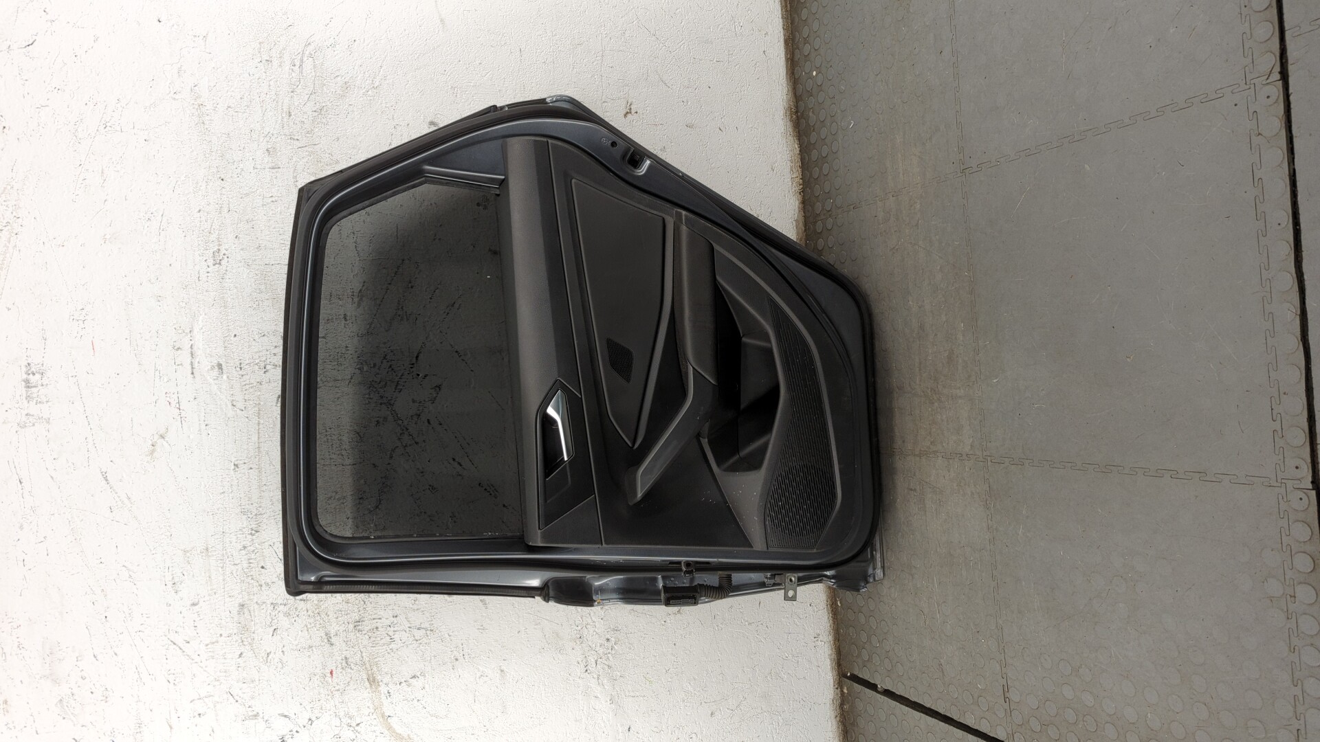 Дверь задняя правая