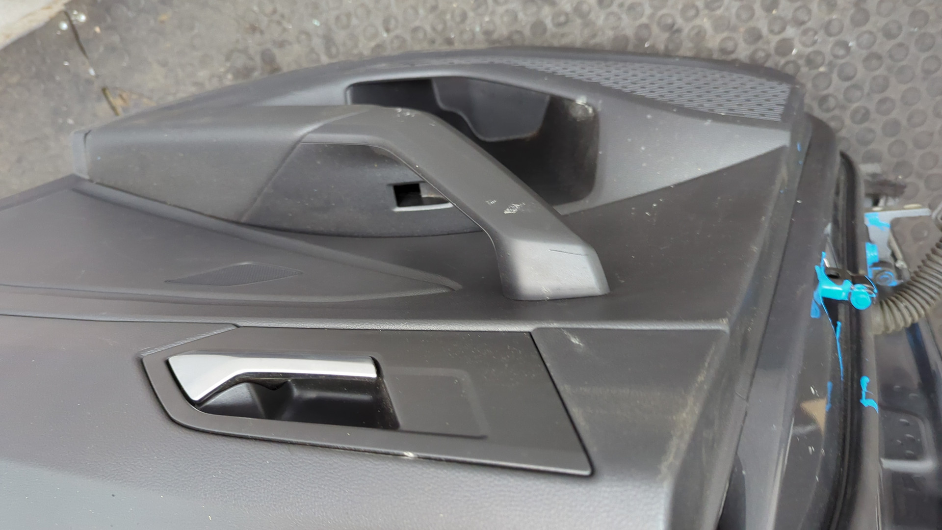 Дверь задняя правая