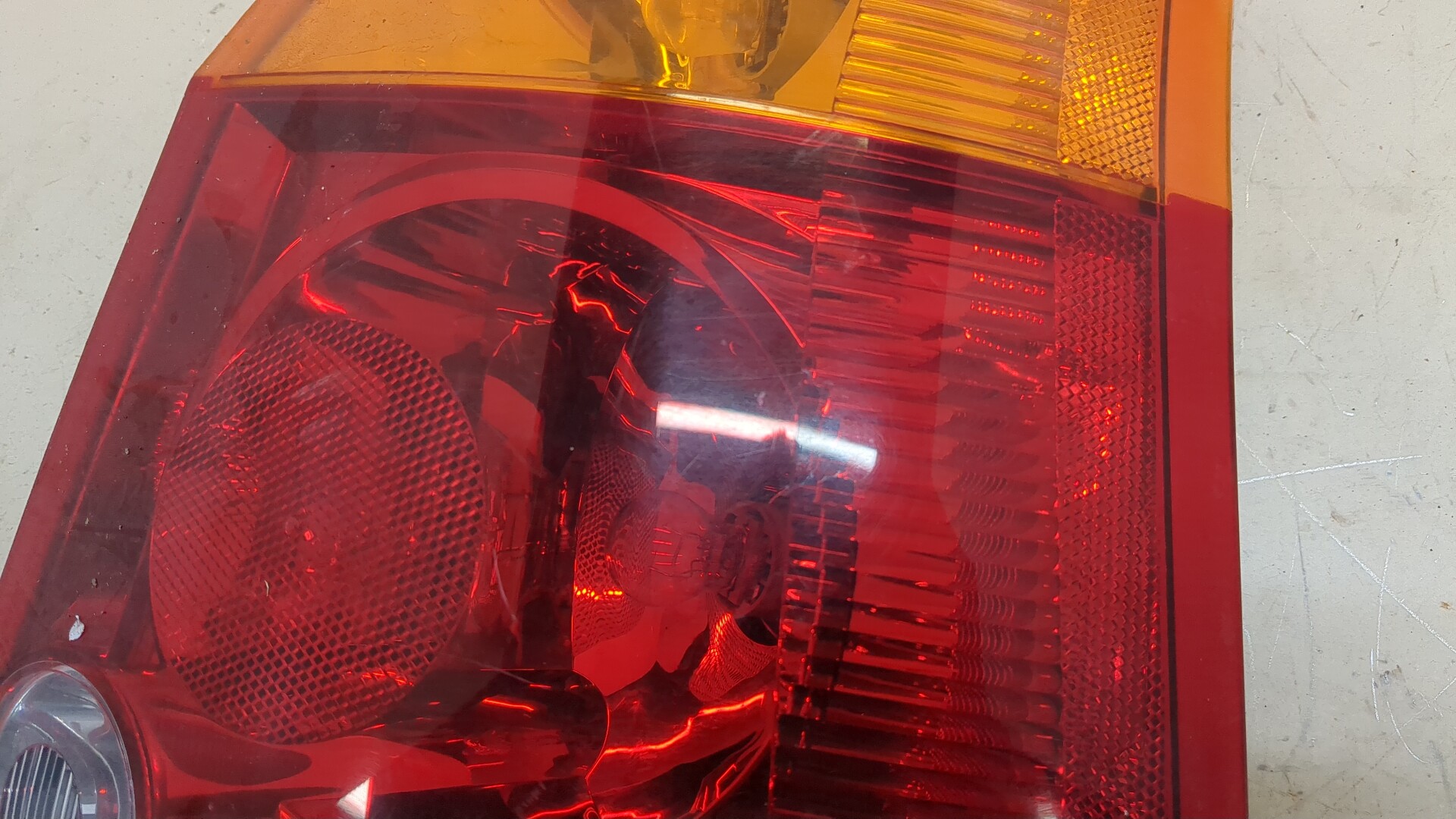 Фонарь задний правый