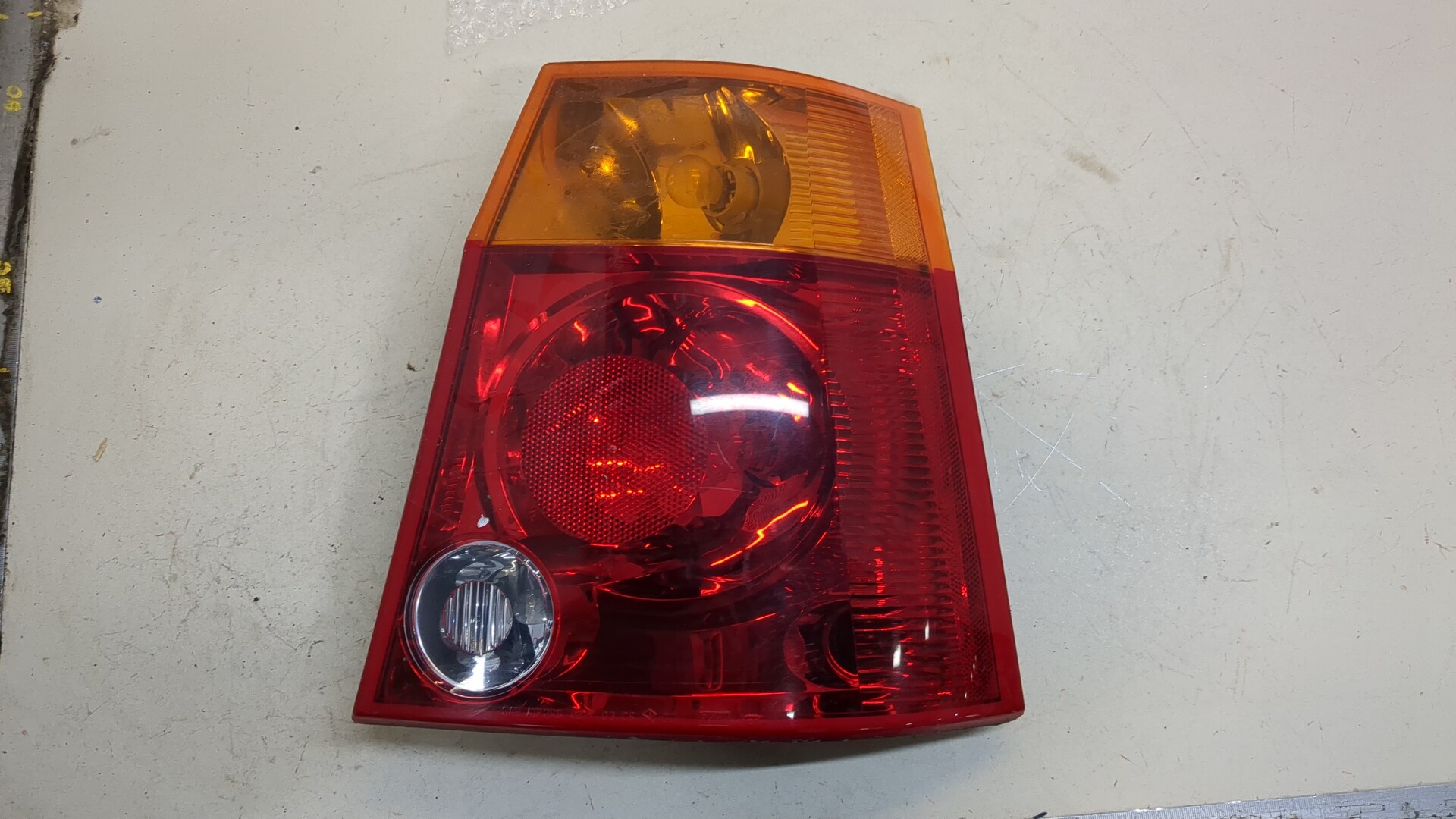 Фонарь задний правый