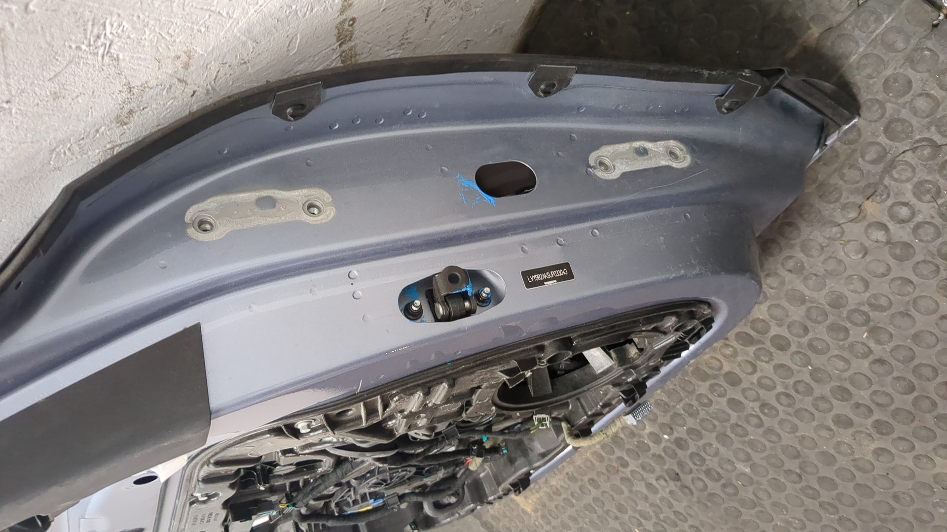 Дверь задняя левая