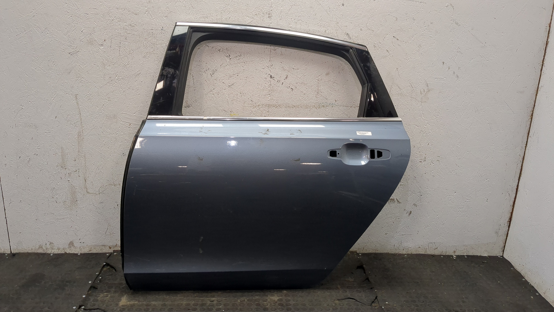 Дверь задняя левая