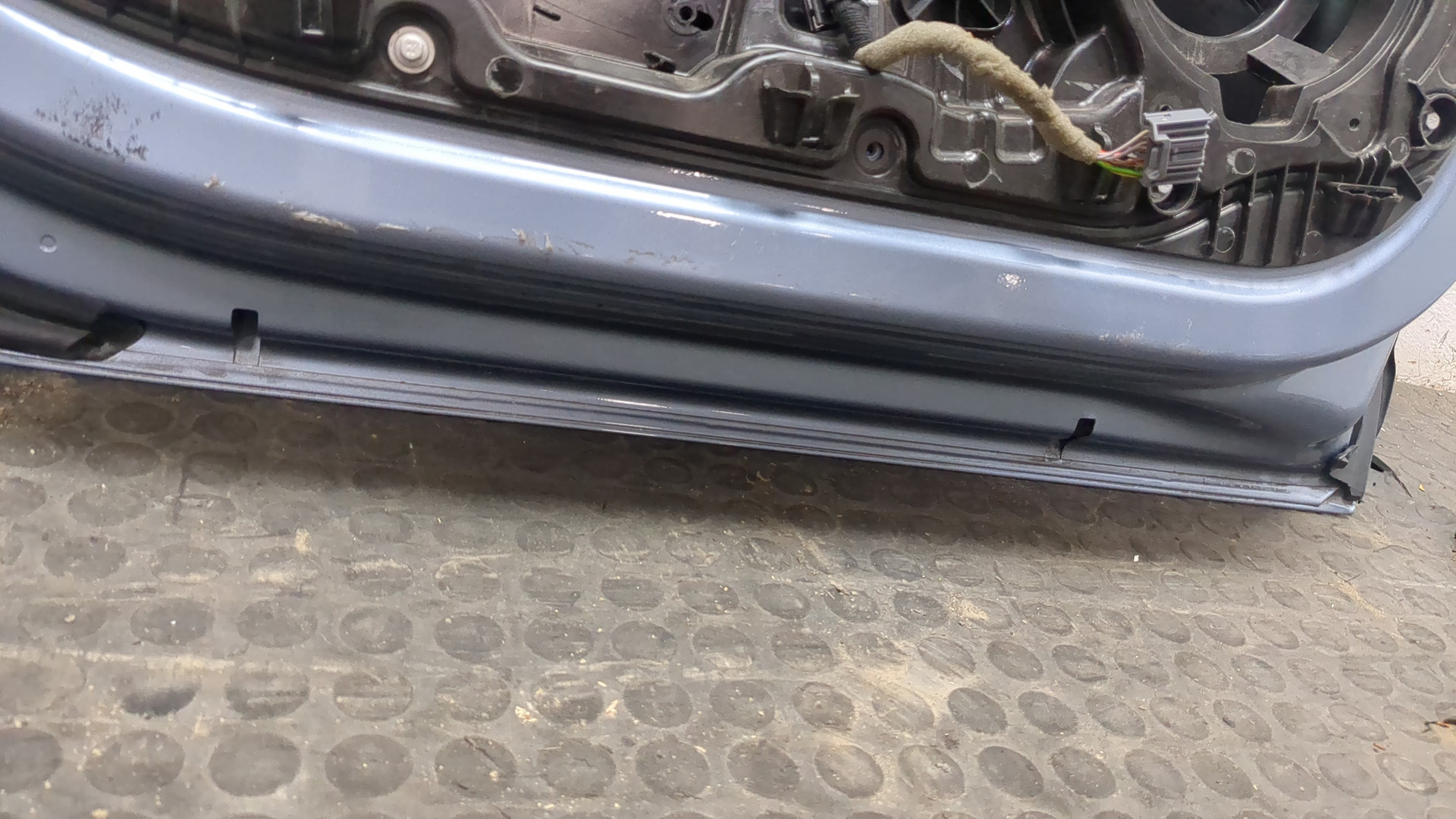 Дверь задняя левая