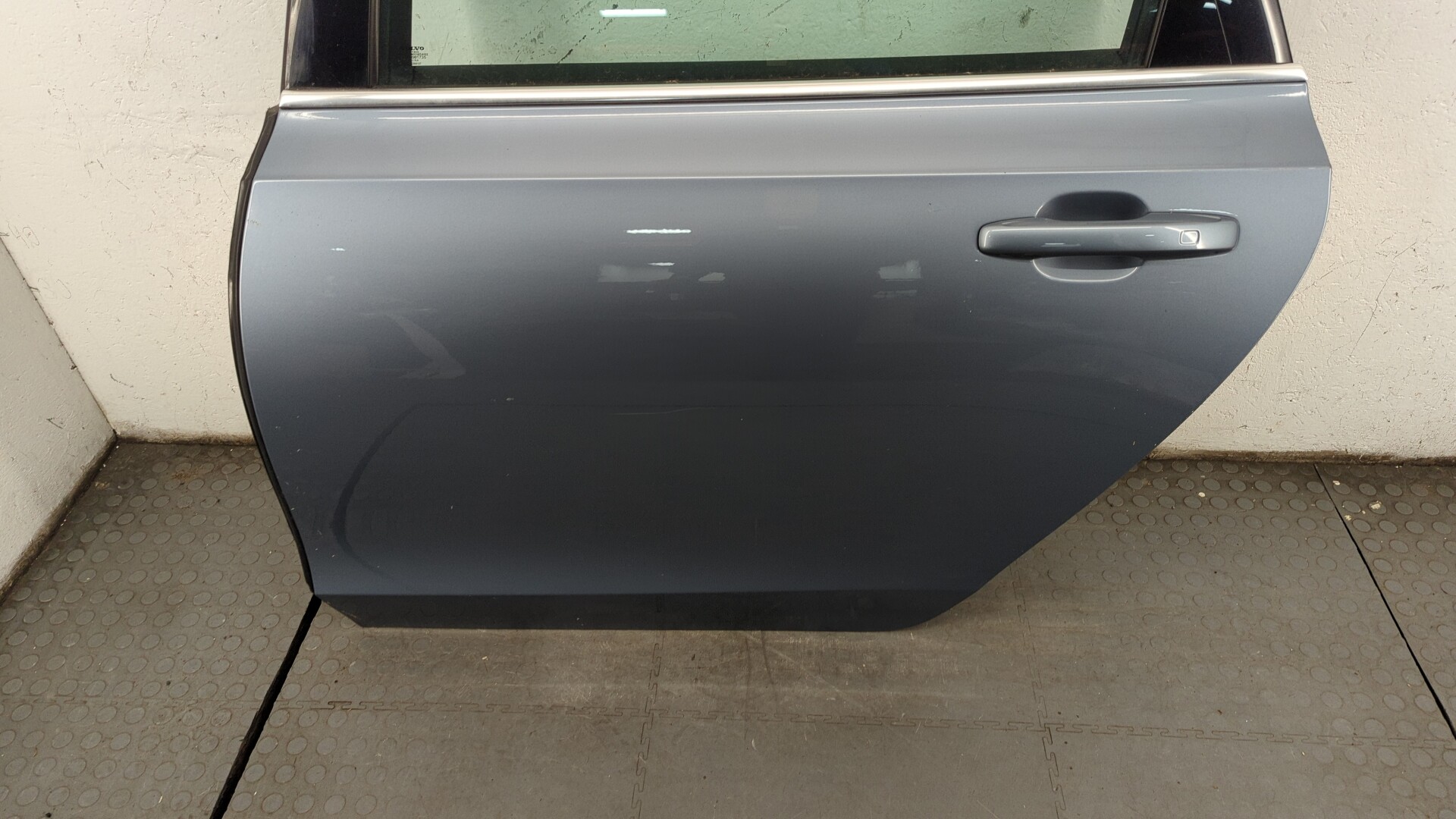 Дверь задняя левая