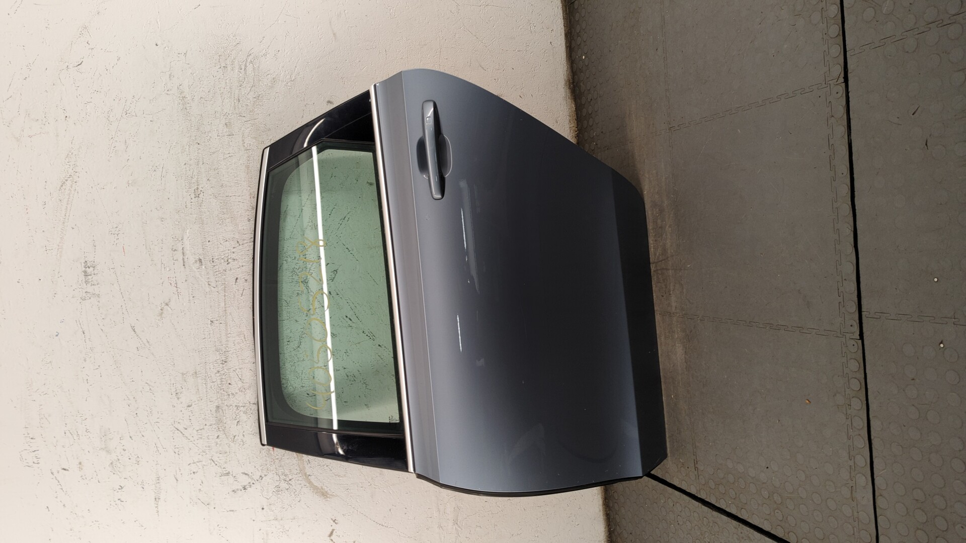 Дверь задняя левая