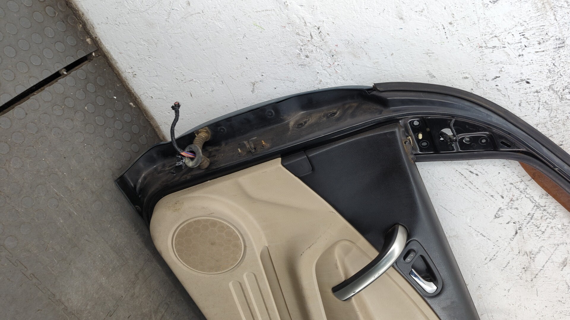 Дверь передняя правая