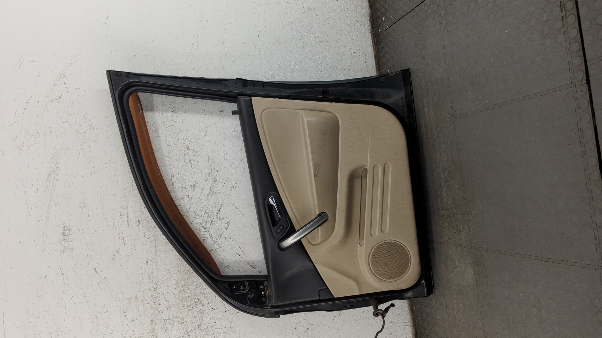 Дверь передняя правая