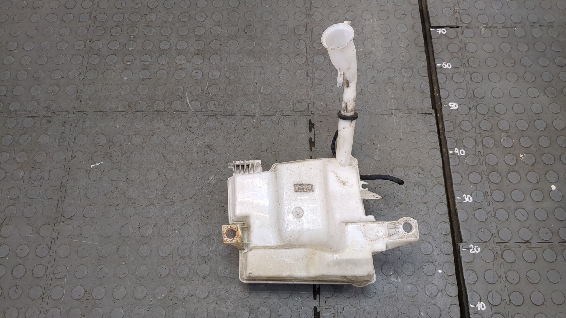 Бачок омывателя лобового стекла