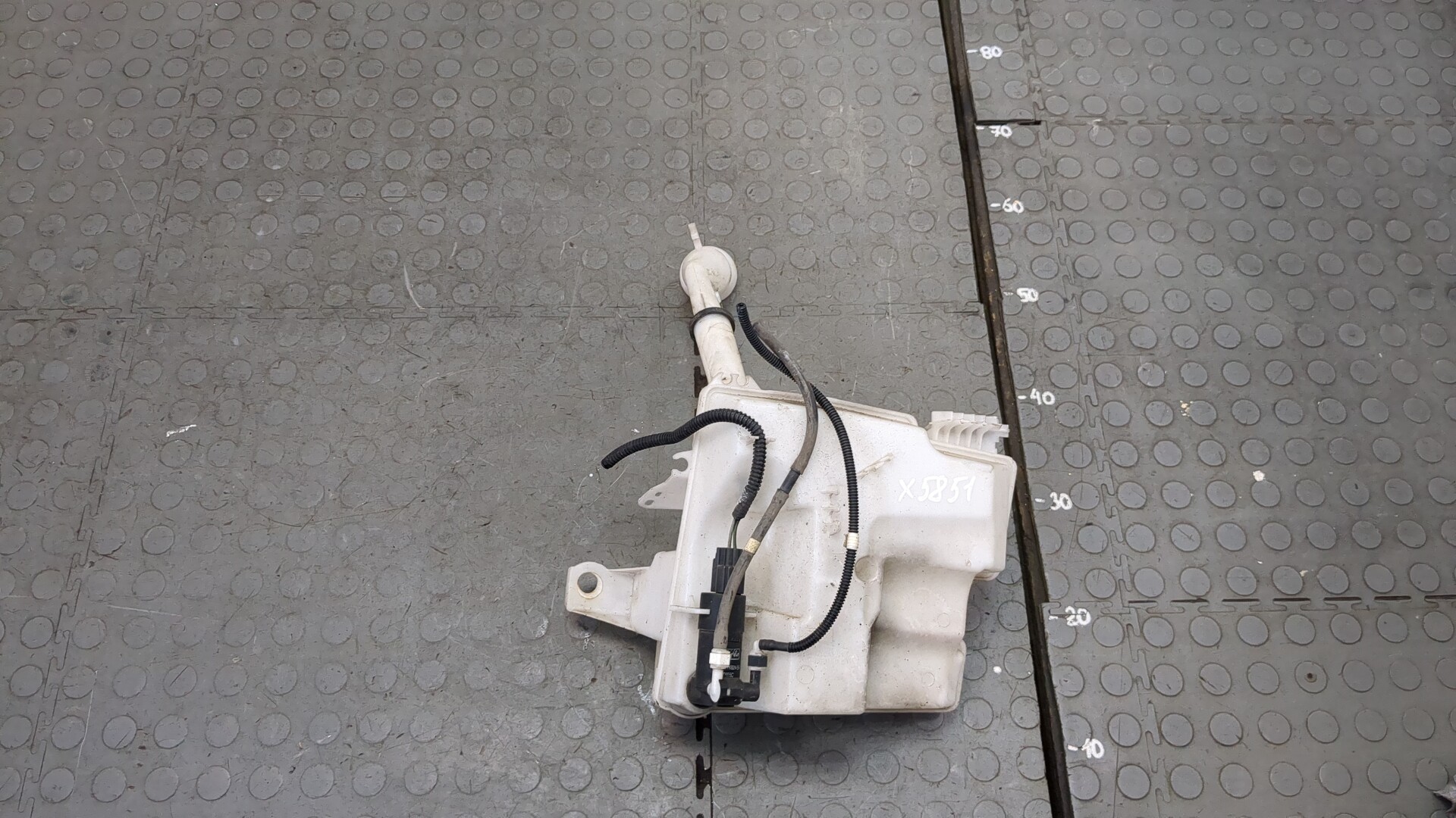 Бачок омывателя лобового стекла