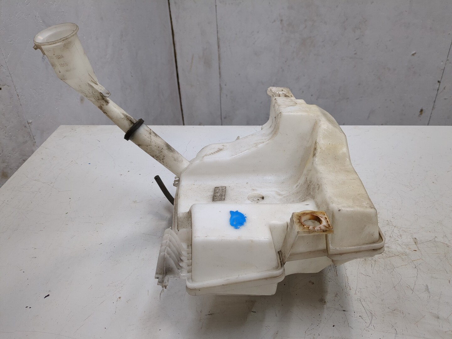 Бачок омывателя лобового стекла