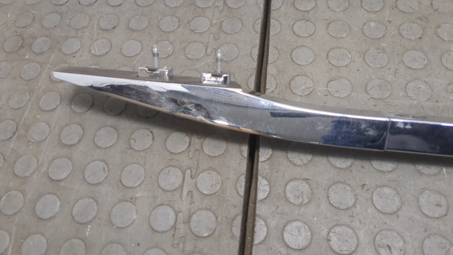 Рейлинг (релинг) левый (планка на крышу)