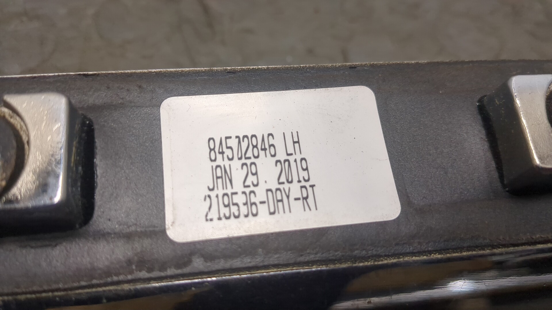 Рейлинг (релинг) левый (планка на крышу)