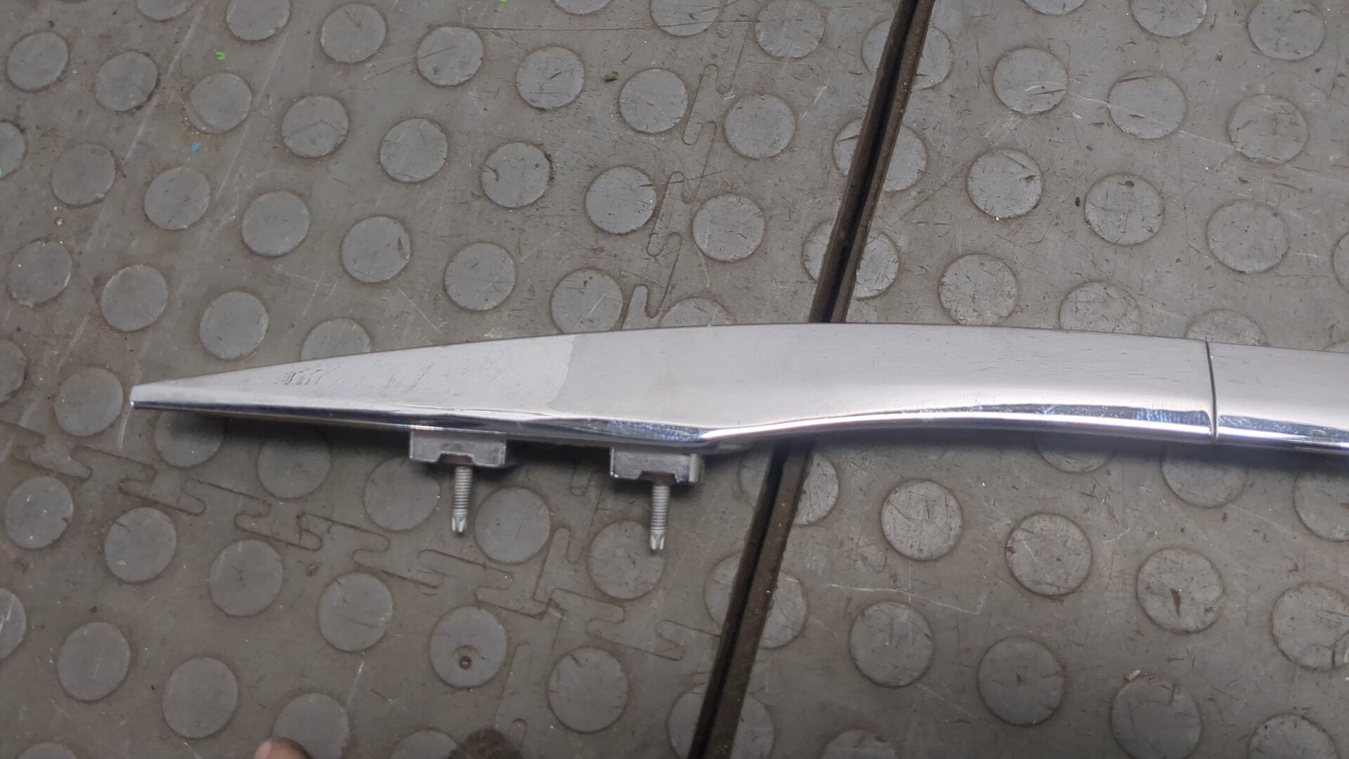 Рейлинг (релинг) левый (планка на крышу)