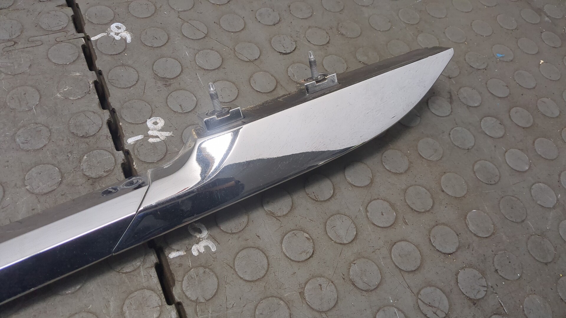 Рейлинг (релинг) левый (планка на крышу)