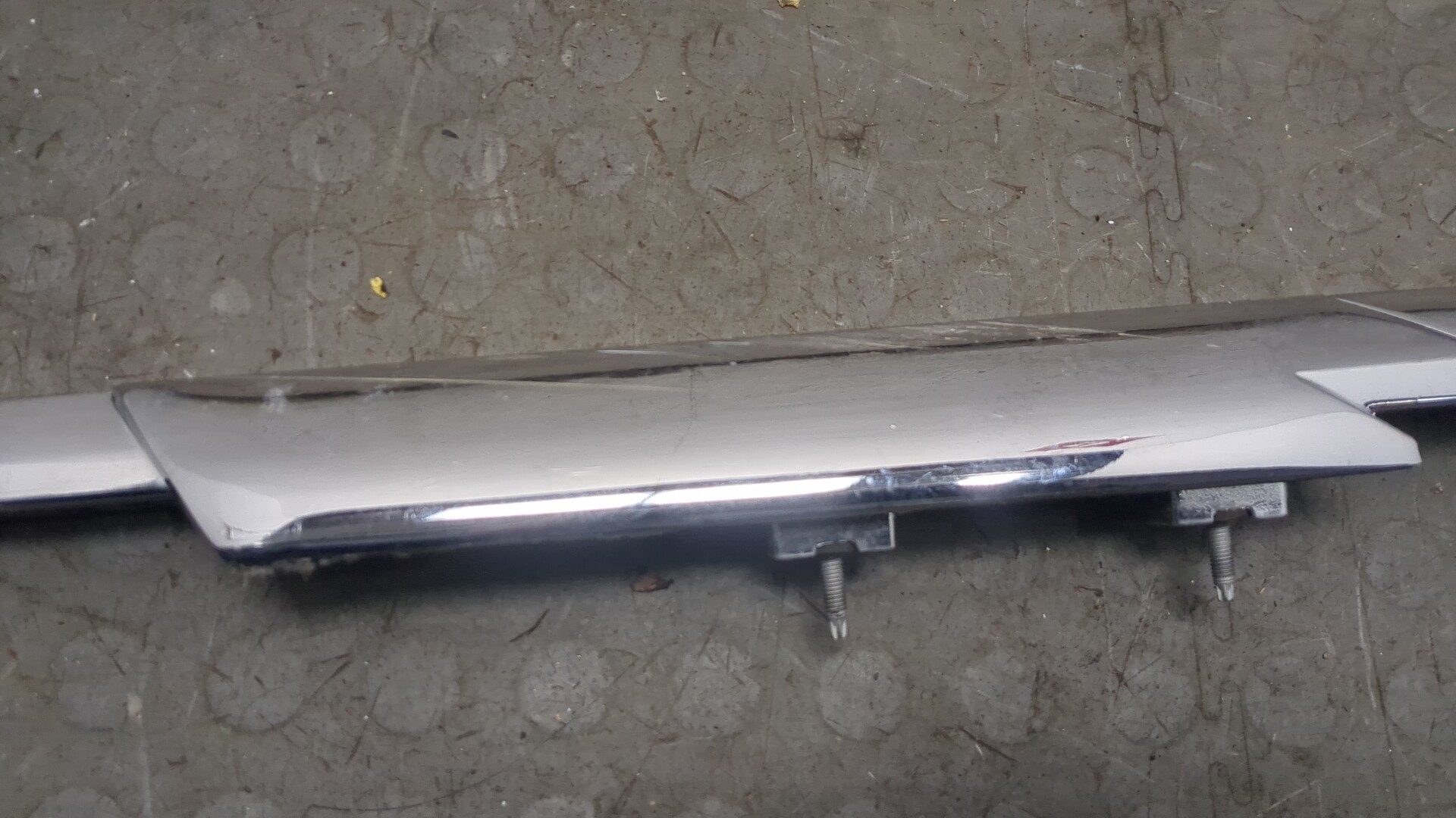 Рейлинг (релинг) левый (планка на крышу)